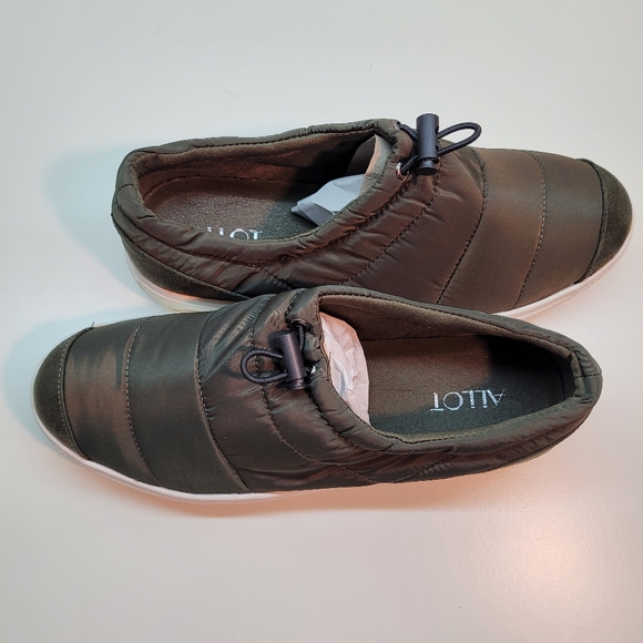 ALLOT Women Olive Green Quilted Umbrella Slip On Outdoor Shoes -Women's 6.5 - Picture 2 of 15